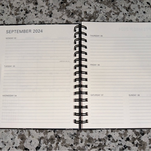 2025 BLACK & PINK PLANNER!! 🖤🌺🌟 - Picture 2 of 3